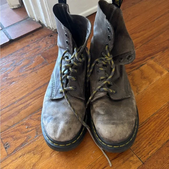 Dr. Marten size 9 women BROWN BOOTS - Picture 3 of 7